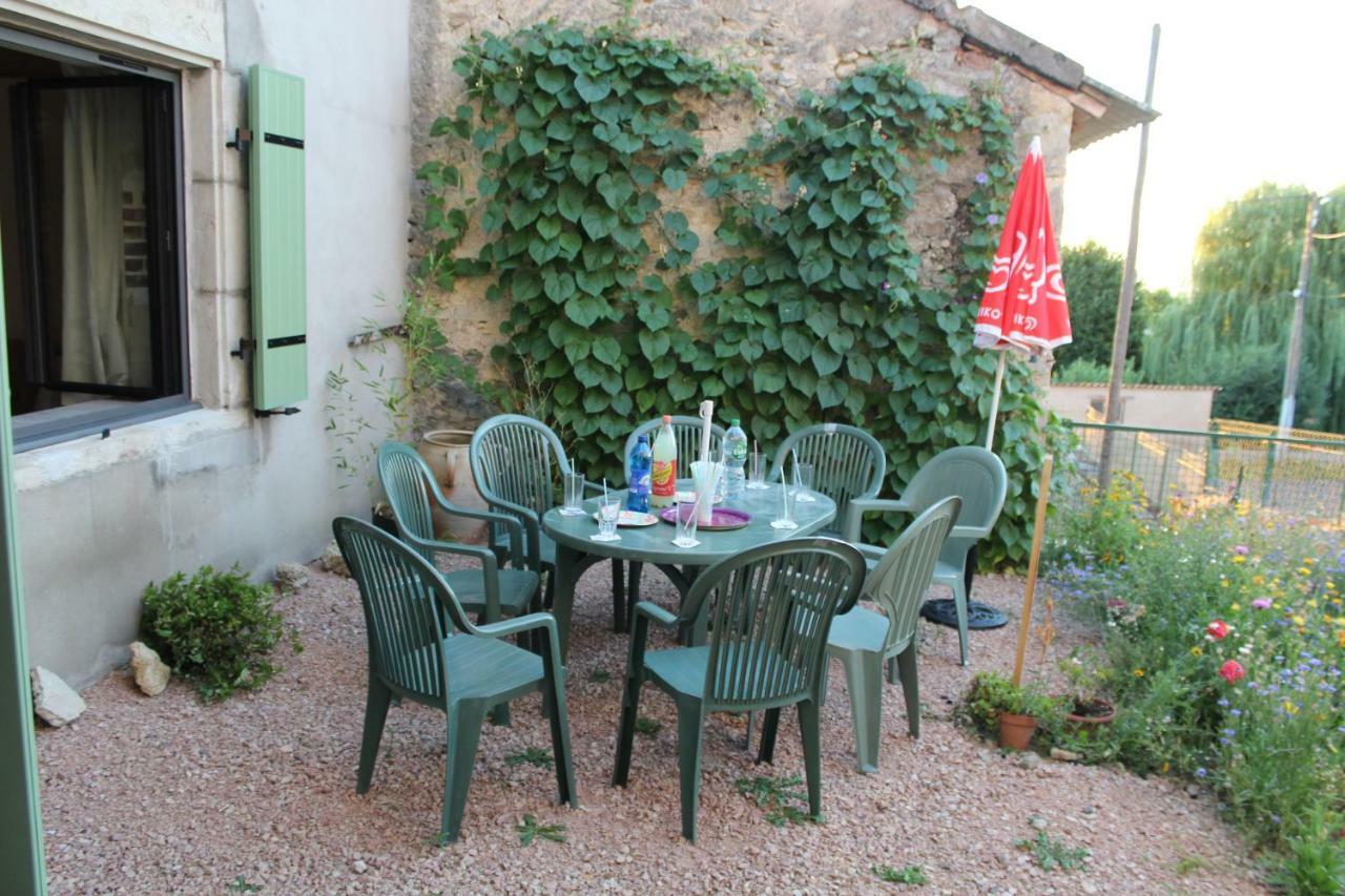"Les Monnats" Gite 8 Personnes A La Campagne Chaptuzat Exterior photo